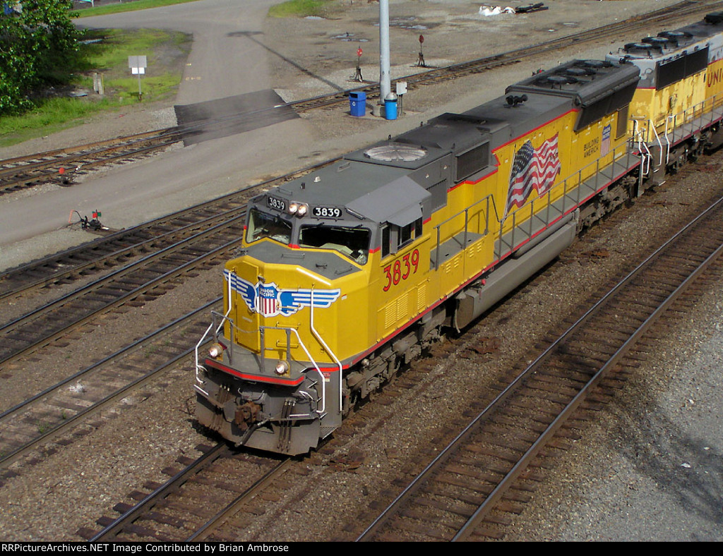 UP SD70M 3839